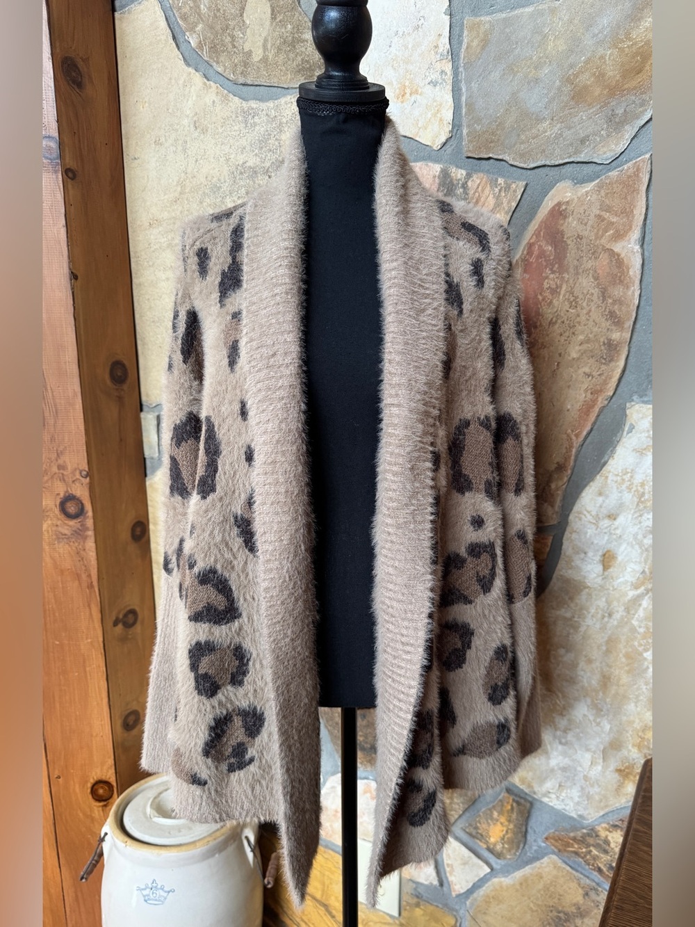Pink Lily Leopard Open Front Cardigan Dolman Sleeves Relaxed Fit Soft & Cozy (S) - Picture 3 of 16